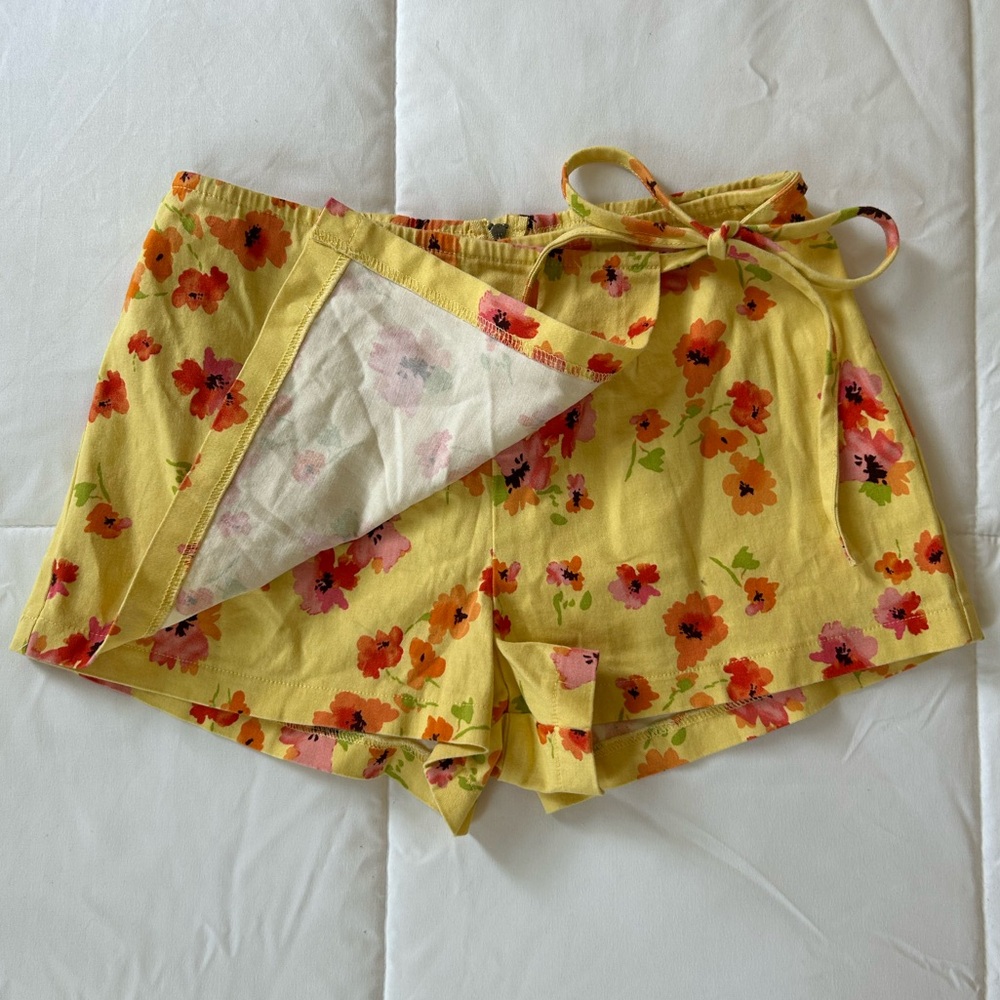 Wild Fable Yellow Floral Wrap Around Bow Tie Front Low Rise Mini Skort - Picture 7 of 15